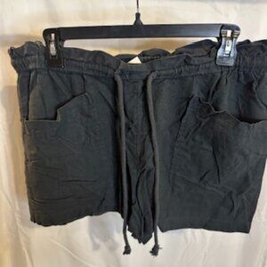 Universal Thread Black High-Rise Paperbag Shorts – Size L